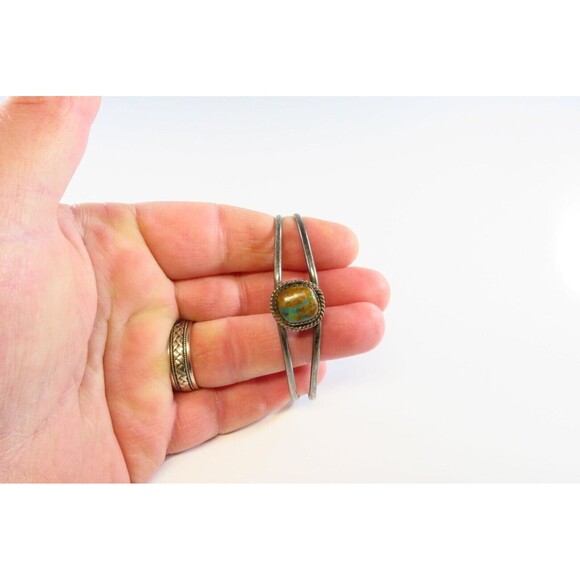 Turquoise Solitaire Cuff Bracelet Vintage Unsigned Navajo Style Sterling Silver - Picture 11 of 11